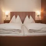 Kern Buam Готель 3*