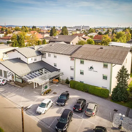 מלון Kern Buam 3*