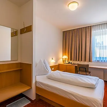 Kern Buam 3* Graz