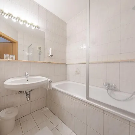 Kern Buam 3* Γκρατς