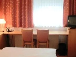 Kern Buam Готель 3*